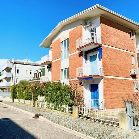 Elda Apartment *